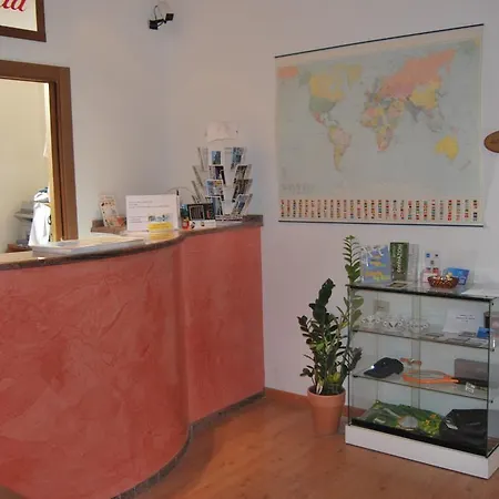 阿拉巴达迪朋丹奇酒店 的里雅斯特